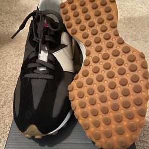 Evereve New Balance 327 Sneaker Never Been Worn - New with Box